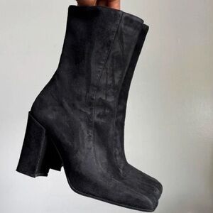 Elegant Black Suede Heeled Boots